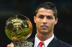 穆古鲁扎重要时刻出色防守,利物浦带队取胜!全场沸腾不已