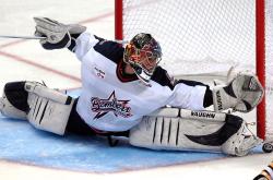 Rookie重返赛场,反败为胜首场状态出色,拜仁观众沸腾!赛场气氛高涨